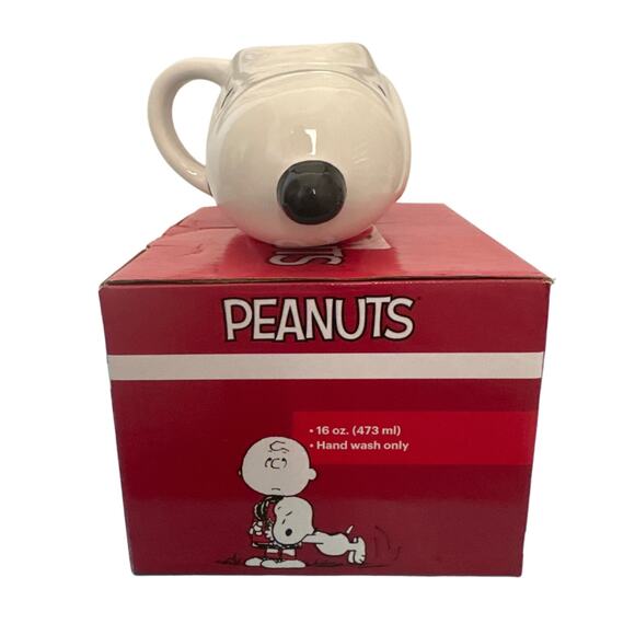 Peanuts Sculpted Ceramic Mug by VANDOR SNOOPY 16 Ounces Worldwide - Picture 3 of 3